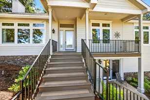 510 Scenic Dr, Jacksonville, OR 97530 - Photo 1