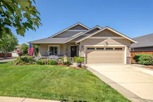 2858 SW Shimmer Ln, Grants Pass, OR 97527 - Photo 1