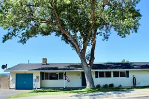 10416 Kincheloe Ave, Klamath Falls, OR 97603 - Photo 1