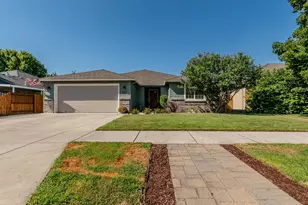 966 Newcastle St, Medford, OR 97501 - Photo 1