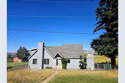 1390 Lakeshore Drive, Klamath Falls, OR 97601 - Photo 1