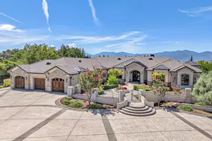 245 Yale Dr, Medford, OR 97504 - Photo 1