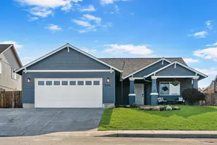 2206 NW 8th St, Redmond, OR 97756 - Photo 1