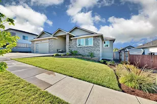 3268 Sky Wy, Medford, OR 97504 - Photo 1