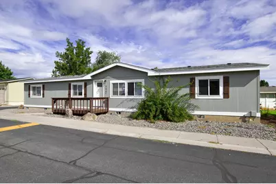 2447 SW Mariposa Loop, Redmond, OR 97756 - Photo 1