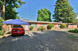 2417 Happy Valley Dr, Medford, OR 97501 - Photo 1
