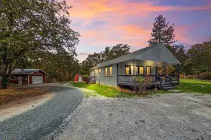 351 Oxyoke Rd, Grants Pass, OR 97526 - Photo 1