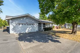 905 SE Fern St, Grants Pass, OR 97526 - Photo 1