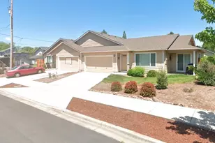 133 Neva St, Eagle Point, OR 97524 - Photo 1