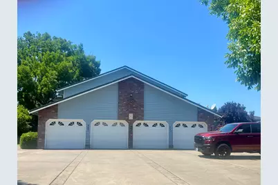 561 Briarwood Drive, Central Point, OR 97502 - Photo 1