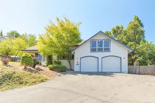 1946 NW Crown St, Grants Pass, OR 97526 - Photo 1