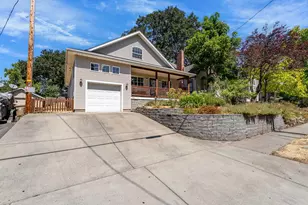 718 NE A St, Grants Pass, OR 97526 - Photo 1