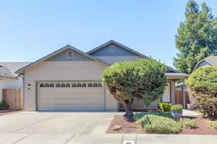 1724 SE Brookhurst Way, Grants Pass, OR 97527 - Photo 1