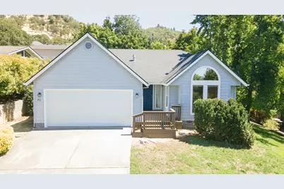 831 NE Piedmont Avenue, Grants Pass, OR 97526 - Photo 1