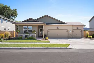 388 SE Stetson Ct, Prineville, OR 97754 - Photo 1