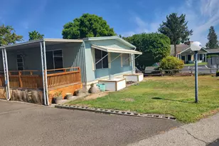 2385 Table Rock Rd, Medford, OR 97501 - Photo 1