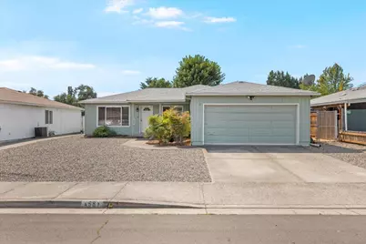 458 Hayes Avenue, Medford, OR 97501 - Photo 1