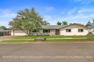 1917 Hybiscus St, Medford, OR 97504 - Photo 1