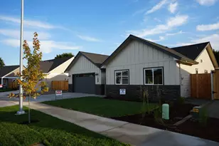 2777 Roberts Rd, Medford, OR 97504 - Photo 1