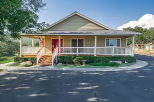 60 Wedgewood Dr, Eagle Point, OR 97524 - Photo 1