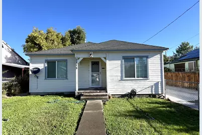 2215 Vine Avenue, Klamath Falls, OR 97601 - Photo 1