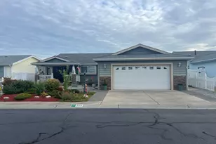 355 Marian Ave, Central Point, OR 97502 - Photo 1