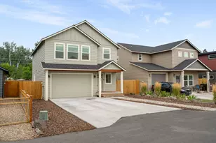 847 NE 6th St, Prineville, OR 97754 - Photo 1