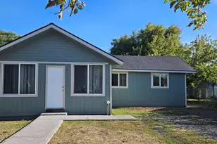 2136 Radcliffe Ave, Klamath Falls, OR 97601 - Photo 1