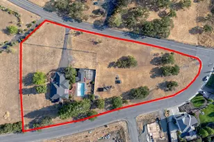 5493 Hillcrest Rd, Medford, OR 97504 - Photo 1