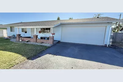 1028 Merryman Drive, Klamath Falls, OR 97603 - Photo 1