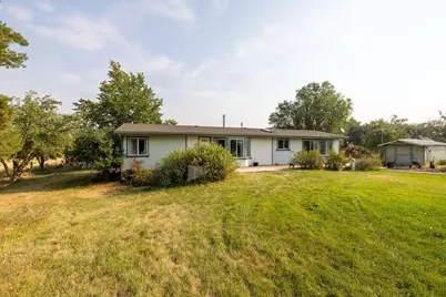 9505 NE Gateway Avenue, Madras, OR 97741 - Photo 1