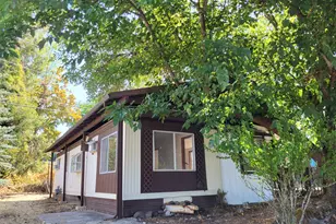 421 Stevens Rd, Eagle Point, OR 97524 - Photo 1