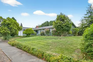 1441 Larkspur Ave, Medford, OR 97504 - Photo 1