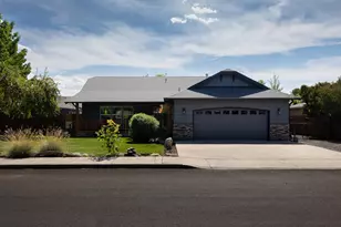 1944 NW Quince Ave, Redmond, OR 97756 - Photo 1