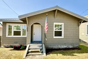 208 Mortimer St, Klamath Falls, OR 97601 - Photo 1