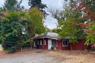 1154 Luzon Ln, Grants Pass, OR 97527 - Photo 1