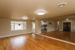 433 Highland Dr, Medford, OR 97504 - Photo 1