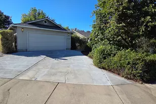 1385 Aspen St, Medford, OR 97501 - Photo 1