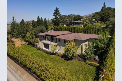 3894 Hillcrest Road, Medford, OR 97504 - Photo 1