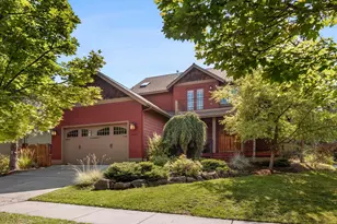 20663 NE Sierra Dr, Bend, OR 97701 - Photo 1