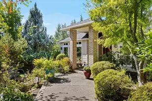 4760 Torrey Pines Dr, Medford, OR 97504 - Photo 1