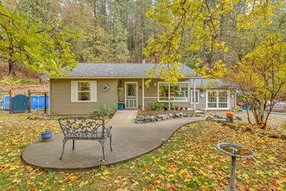7196 E Evans Creek Road, Rogue River, OR 97537 - Photo 1