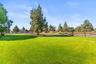 22985 Oxbow Ln, Bend, OR 97701 - Photo 1
