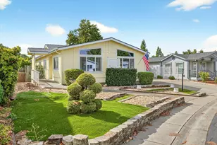 555 Freeman Rd, Central Point, OR 97502 - Photo 1