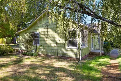 105 Winema Way, Medford, OR 97501 - Photo 1