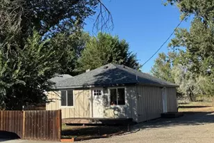 381 Ingle St, Mount Vernon, OR 97865 - Photo 1