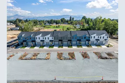 2028 Sunset Drive #1, Medford, OR 97501 - Photo 1