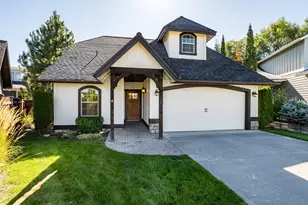 2324 NE Halston CT, Bend, OR 97701 - Photo 1