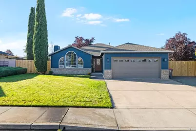 2330 Savannah Drive, Central Point, OR 97502 - Photo 1