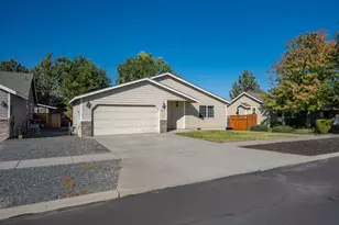 3336 NE Hoona Dr, Bend, OR 97701 - Photo 1